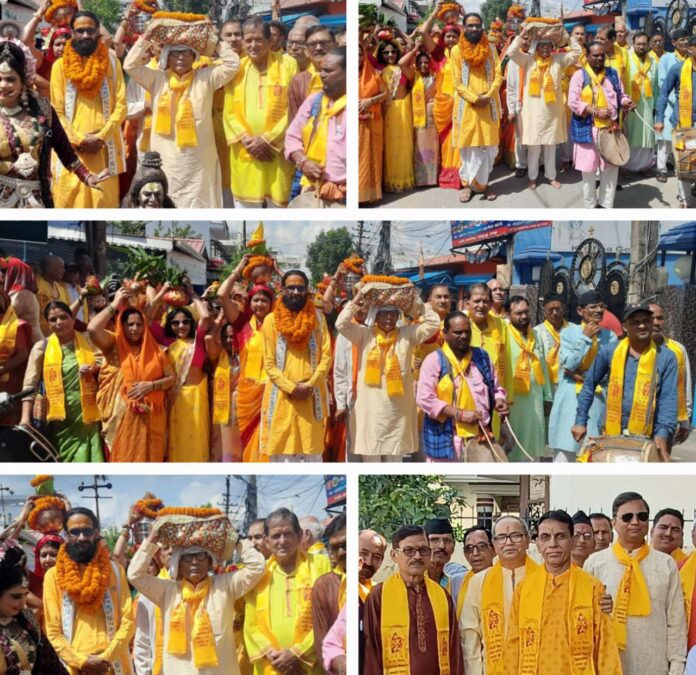सरस्वती विहार विकास समिति द्वारा आयोजित शिव महापुराण कथा की भव्य कलश यात्रा में उमड़ा शिव के भक्तों का सैलाब - RAIBAR PAHAD KA