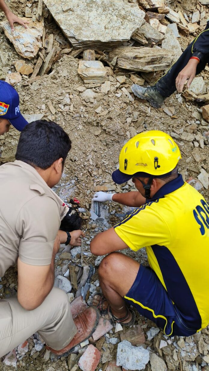 काश चंबा में सामान लेने के लिए नही रुकता सुमन तो ना तो कलाई सुन्न होती ना जीवनसाथी खोता और ना चार साल का बेटा: देखें दर्दनाक हादसा की दर्द भरी दास्तां: मृतकों की संख्या पहुंची चार - RAIBAR PAHAD KA