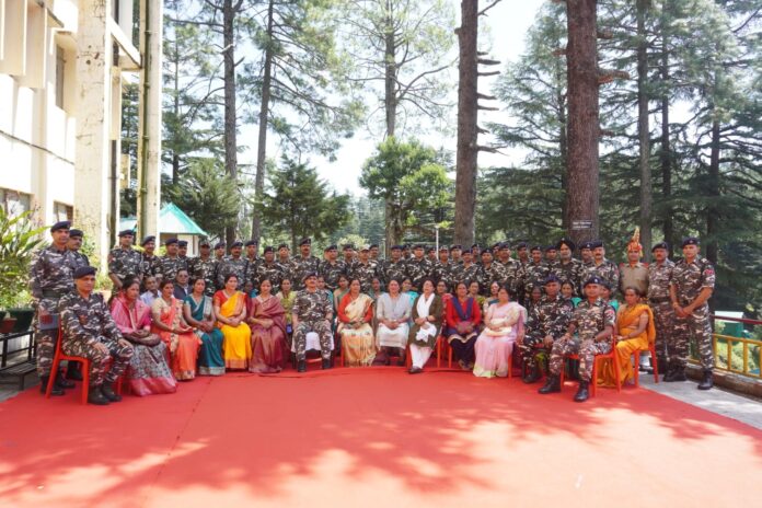 ग्वालदम थराली मंडल की महिलाओं ने देश की सेवा में तैनात SSB के जवानों की कलाइयों पर राखी बांधकर मनाया रक्षाबंधन का त्यौहार - RAIBAR PAHAD KA