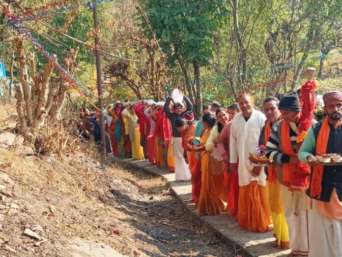 कण्डारा में जलयात्रा ने बनाया वातावरण को भक्तिमय, उमड़ा श्रद्धालुओं का भारी सैलाब - RAIBAR PAHAD KA