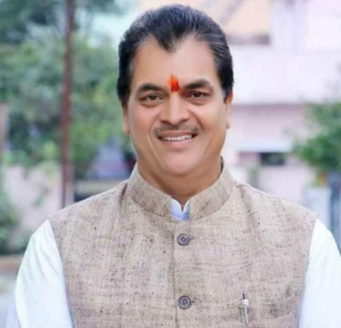 कैबिनेट मंत्री डॉ. प्रेमचंद अग्रवाल ने कार्यकर्ताओं के साथ सुनी पीएम मोदी के मन की बात - RAIBAR PAHAD KA