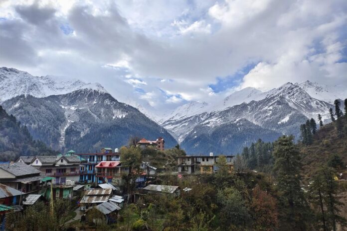 उत्तराखंड में बदलेगा मौसम का मिजाज, 31 और 1 को बरसेंगे बादल, पहाड़ों पर होगी बर्फबारी - RAIBAR PAHAD KA